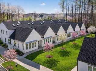 308 Chardonnay Way, Woodstock, GA