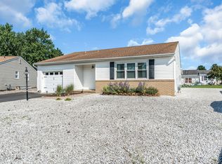 17 Wiltshire Court, Toms River, NJ 08757