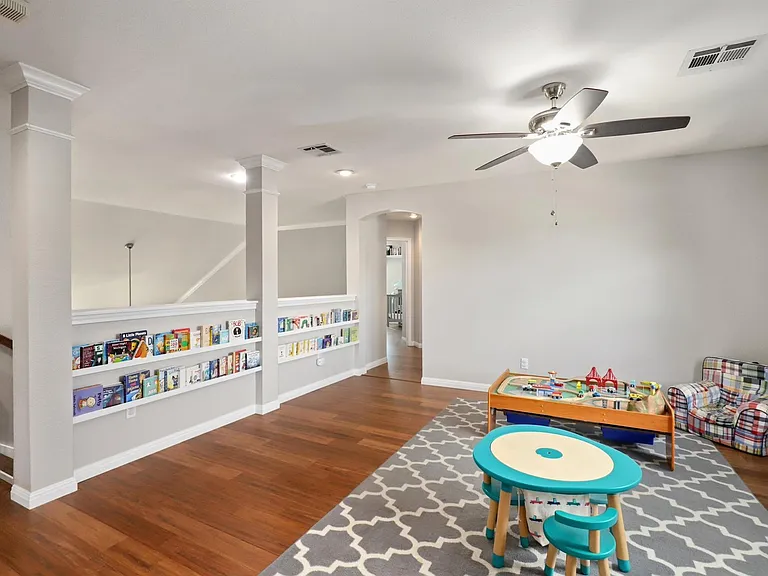18121 Whitewater Cv — Photo 26