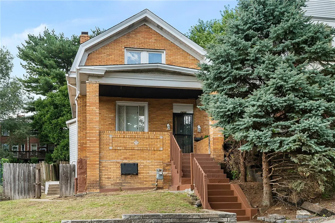 1420 Dagmar Ave photo 1