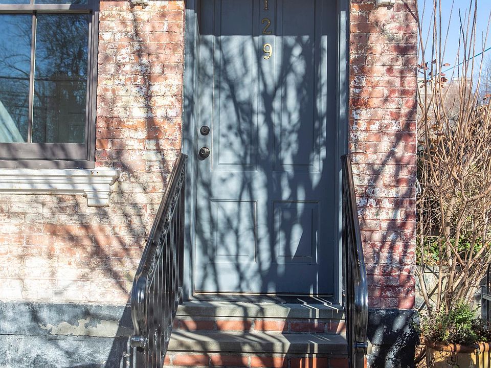 Entrance to apartments