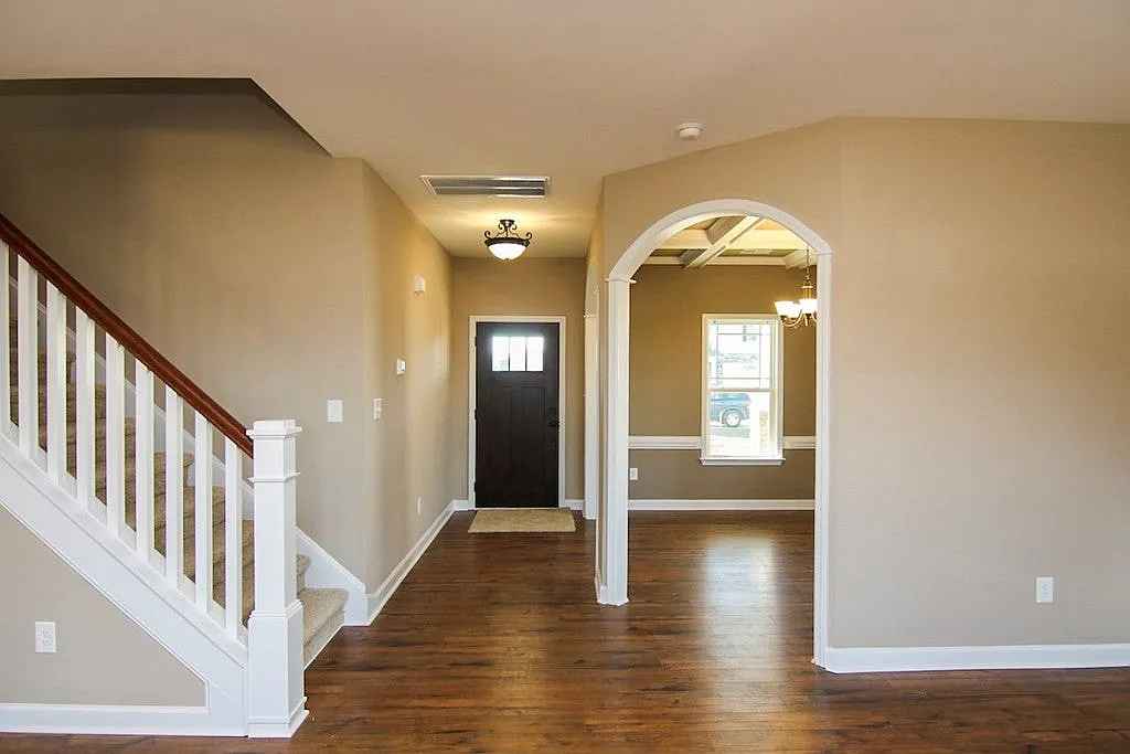 3 bed, 2.5 bath, 2140 sqft, $2,200 — Photo 3