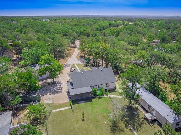 4th image of 368 Riddle Rd