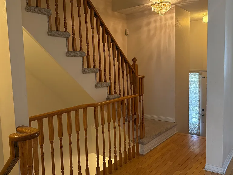80 Acorn Pl #16 — Photo 11