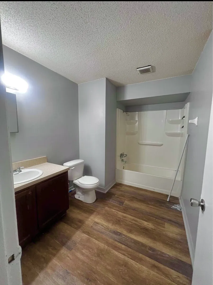 Building Photo - 1025 Birchwood Ct #2
