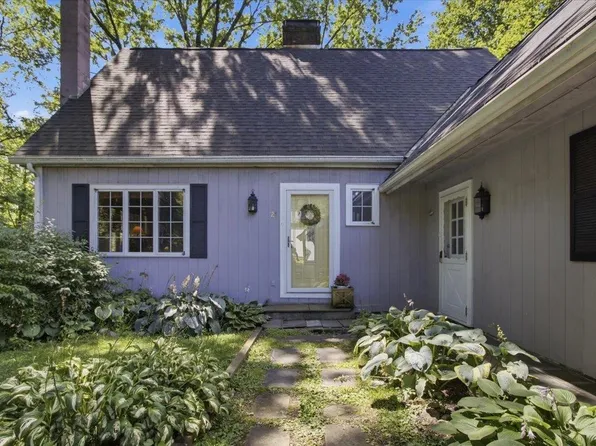 21 Russett Drive, Bennington, VT 05201