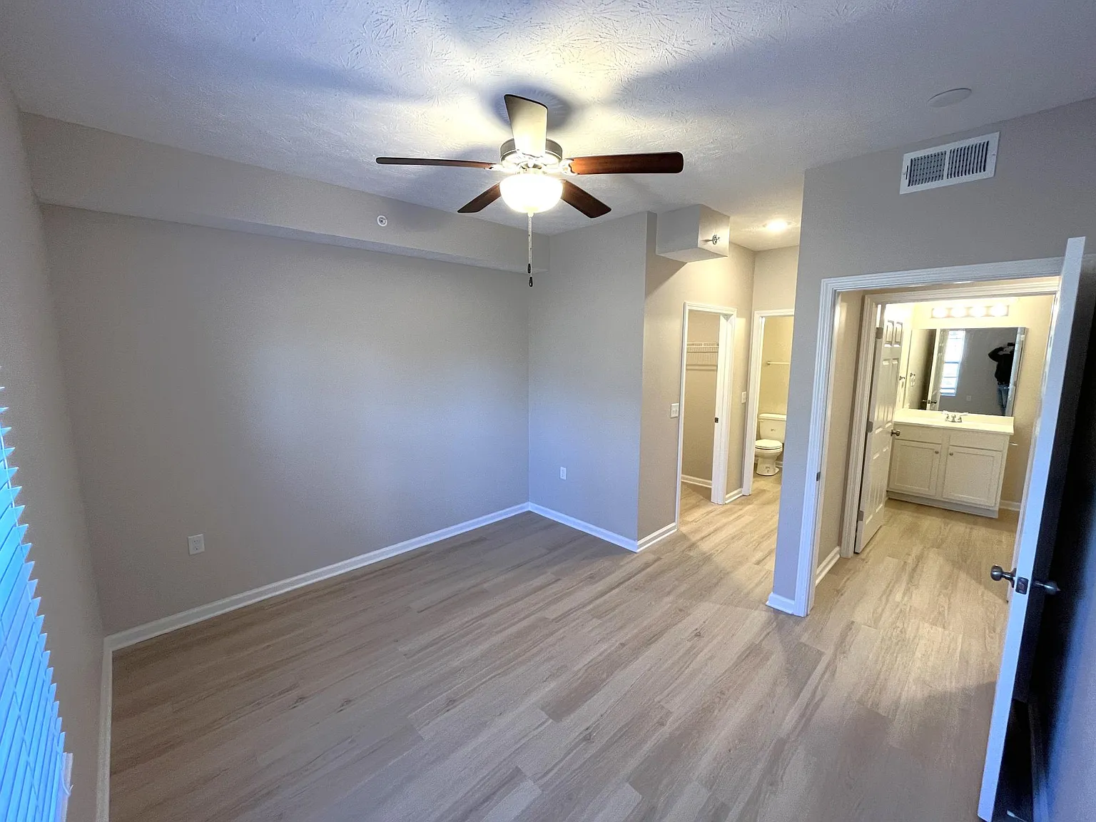 2 bed, 1100 sqft, $1,295 — Photo 3