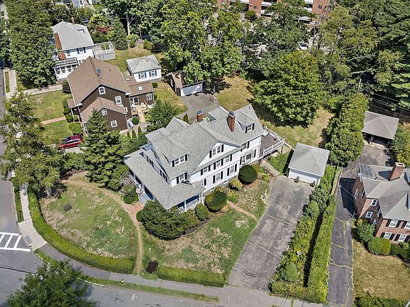 4th image of 34 Avon Way