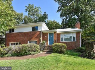 6206 Wilson Ln, Bethesda, MD 20817