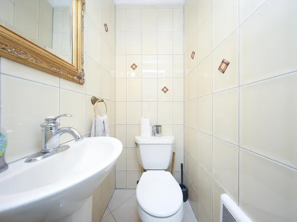 1711 Gerritsen Avenue image 16 of 41