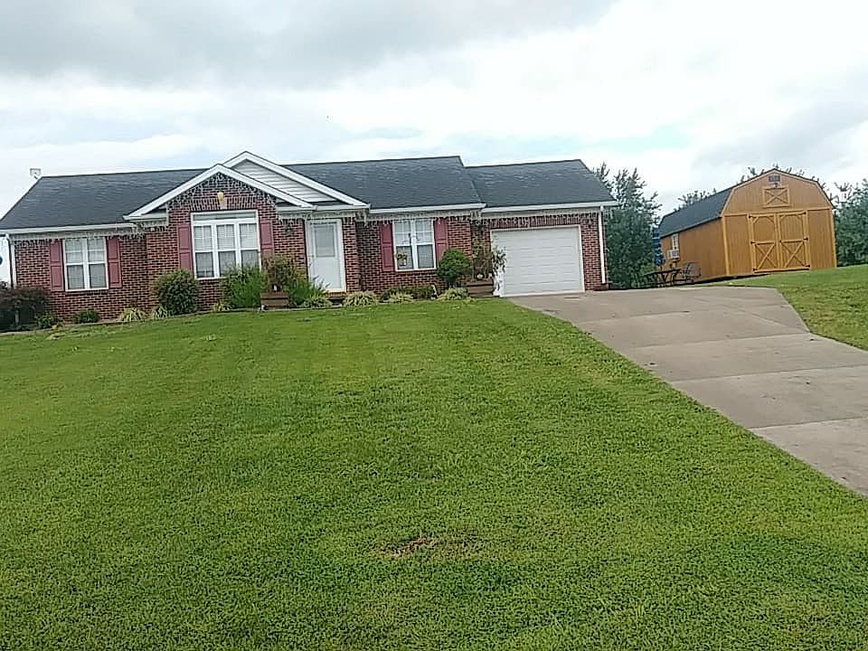 1st image of 125 Brooke Ct