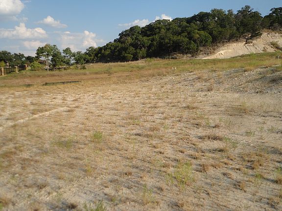 4th image of 1902 Fall Creek Dr