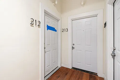 Floor plan 212