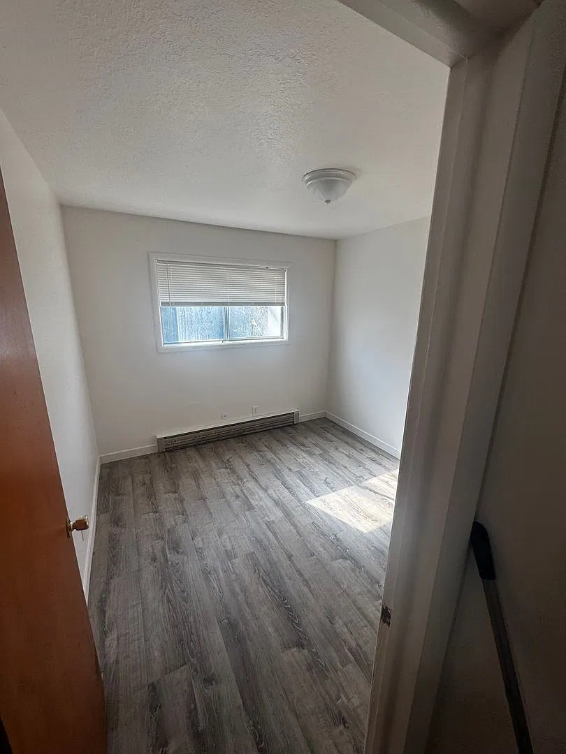 1080 Garfield St — Photo 2