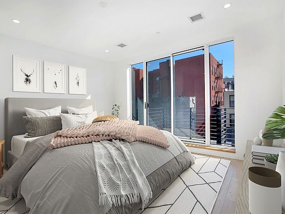 4th image of 102 W 107th St