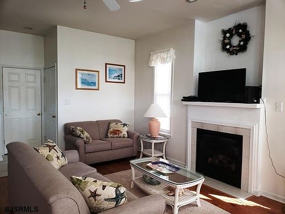 4th image of 3328 Asbury Ave Floor 1