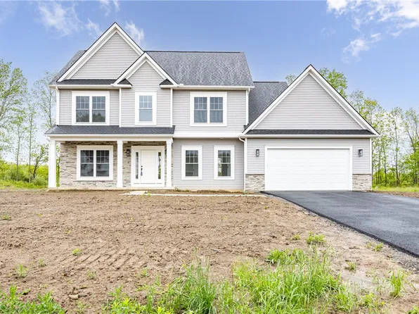 5995 Southbrook Dr, Ontario, NY 14519