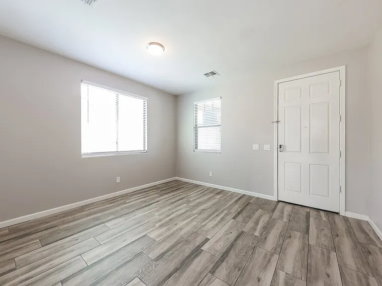 27424 N 54th Ln — Photo 15