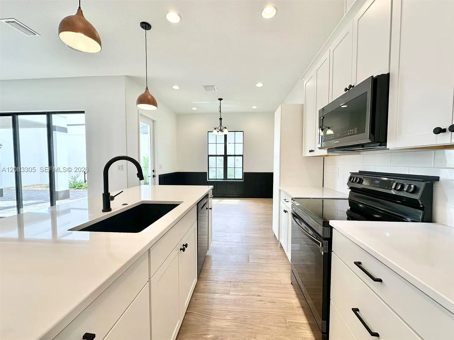 3 bed, 2.5 bath, $3,350 — Photo 4