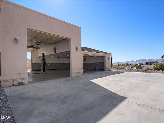 5th image of 3018 Maverick Dr