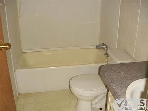 4th image of 918 Kendall Dr #4