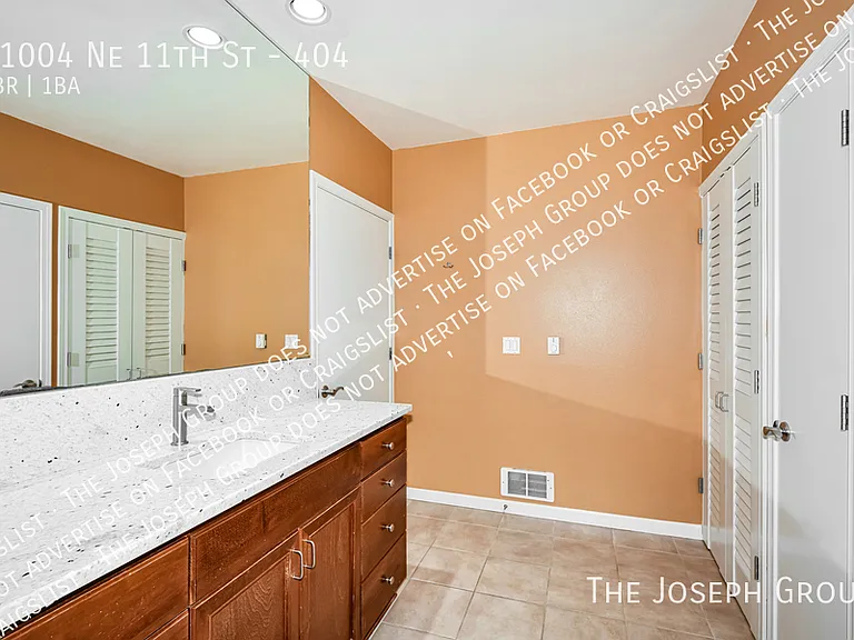 11004 NE 11th St #404 — Photo 17