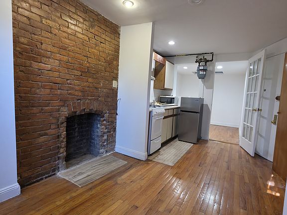 2nd image of 336 E 6th St APT 5RW