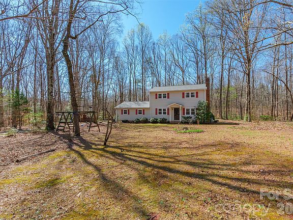 2nd image of 3568 Briarcliff Acres Dr