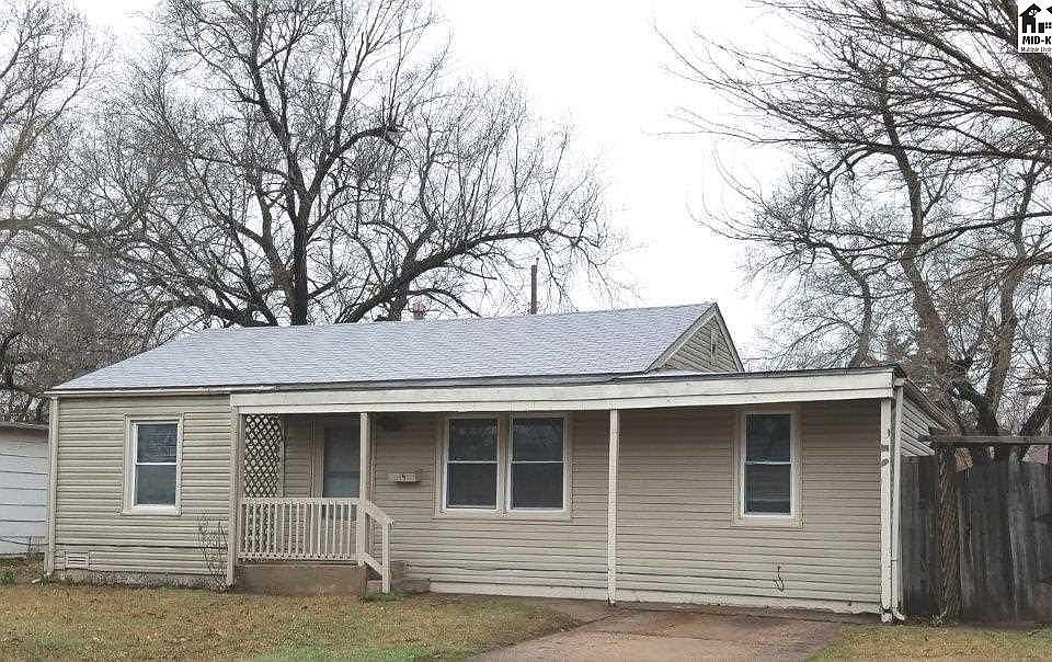 1st image of 19 Halsey Dr