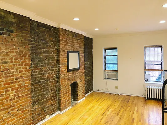 Rented by New York Manhattan Real Estate Incorporated | media 18