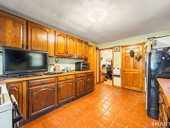 3rd image of 87 Woodruff Avenue