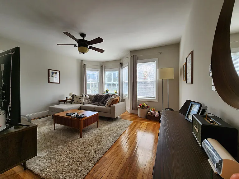 51 Willow St #2 — Photo 4