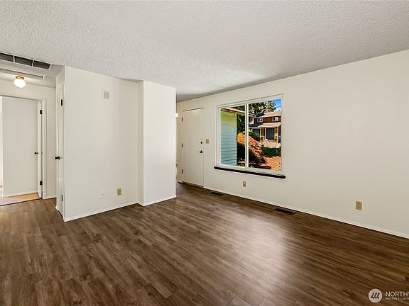 3rd image of 20813 53rd Avenue W