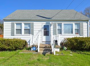 711 N 28th St, Belleville, IL 62226