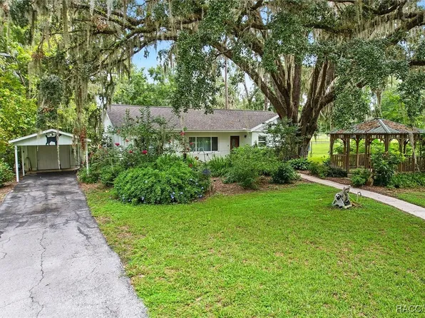 8595 E Puckett Ct, Floral City, FL 34436