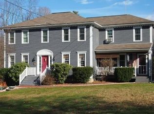 101 Park St, Pepperell, MA 01463