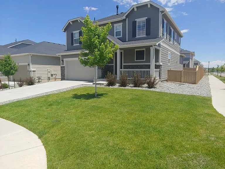 1042 Woodgate Ct — Photo 2