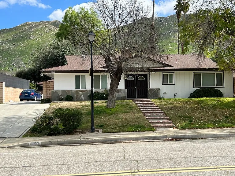 3962 Mount Vernon Ave — Photo 1