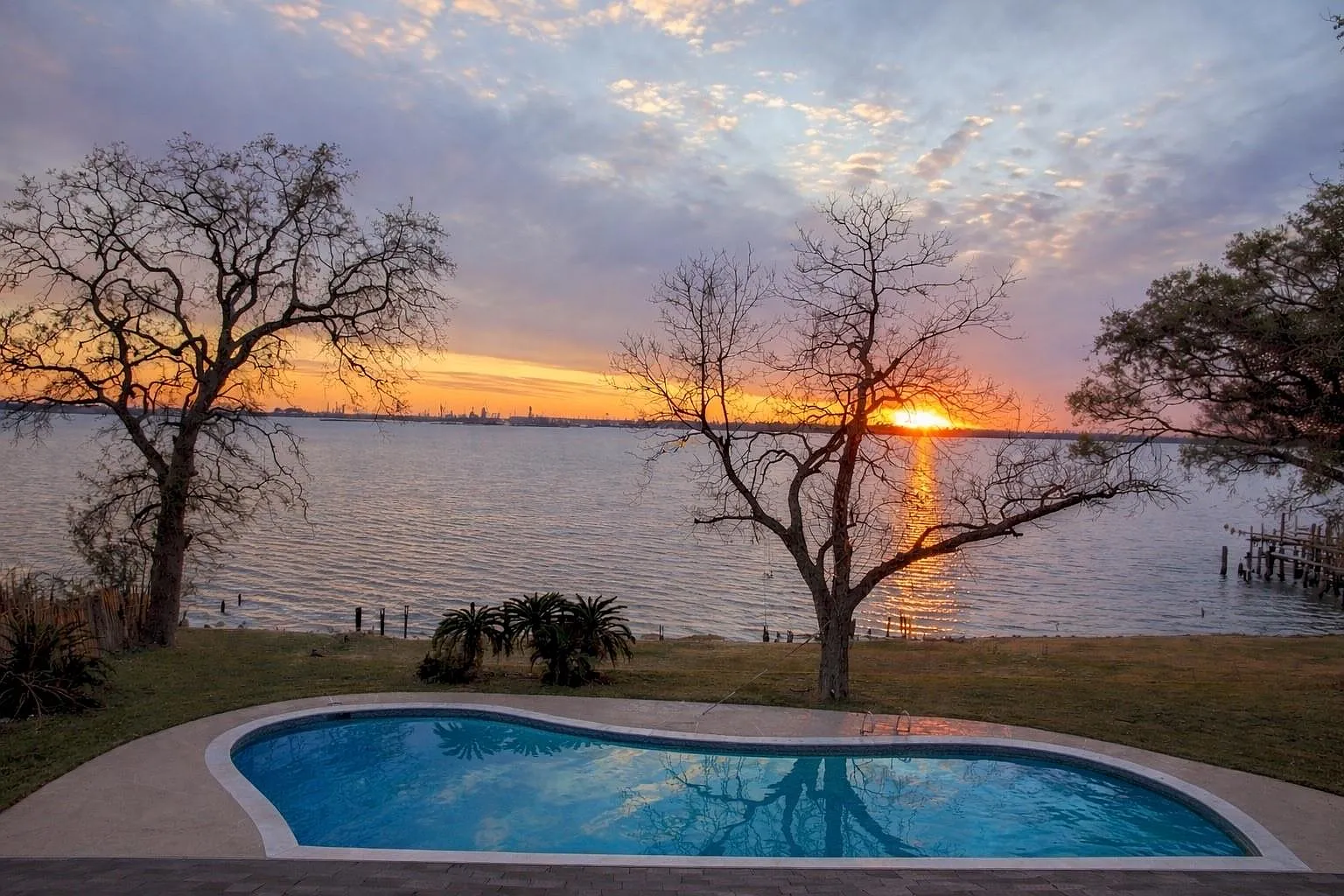 4 bed, 3.5 bath, 3388 sqft, $3,000 — Photo 2