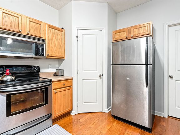 2nd image of 838 Harvard