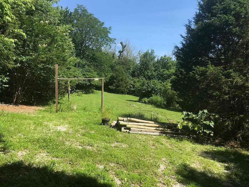 2nd image of 580 Lisletown Ln