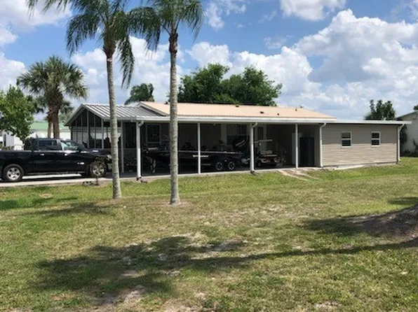 814 Yacht Club Way NW, Moore Haven, FL 33471