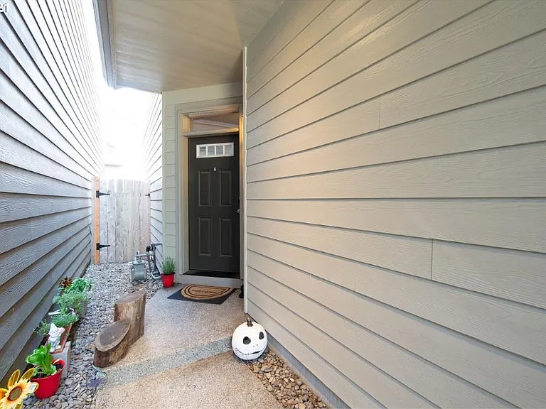 13110 NE 26th St — Photo 2