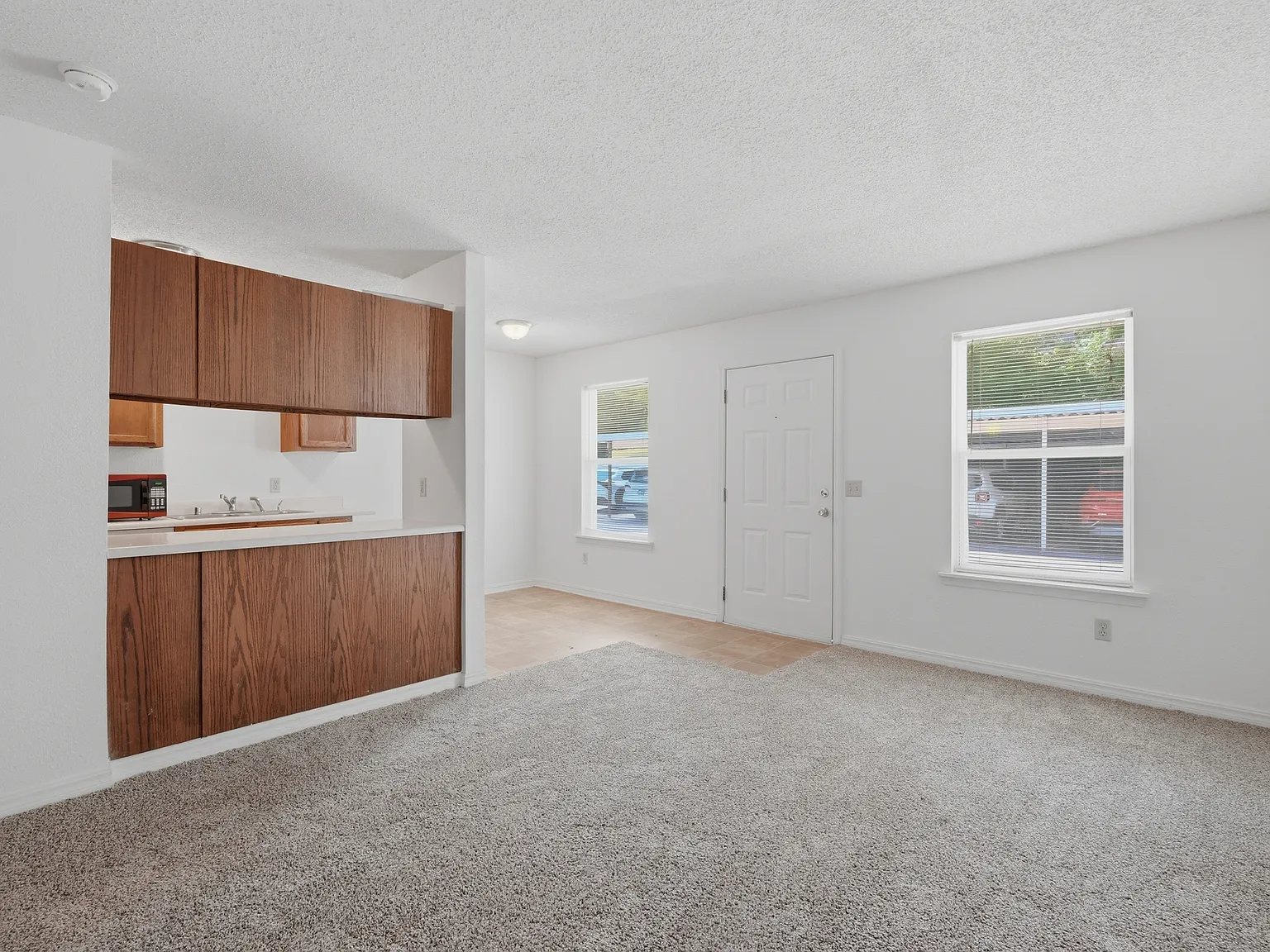 1 bed, 700 sqft, $995 — Photo 4