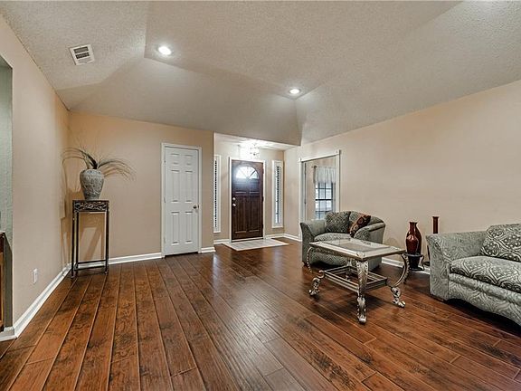 5th image of 3414 Orchid Ln