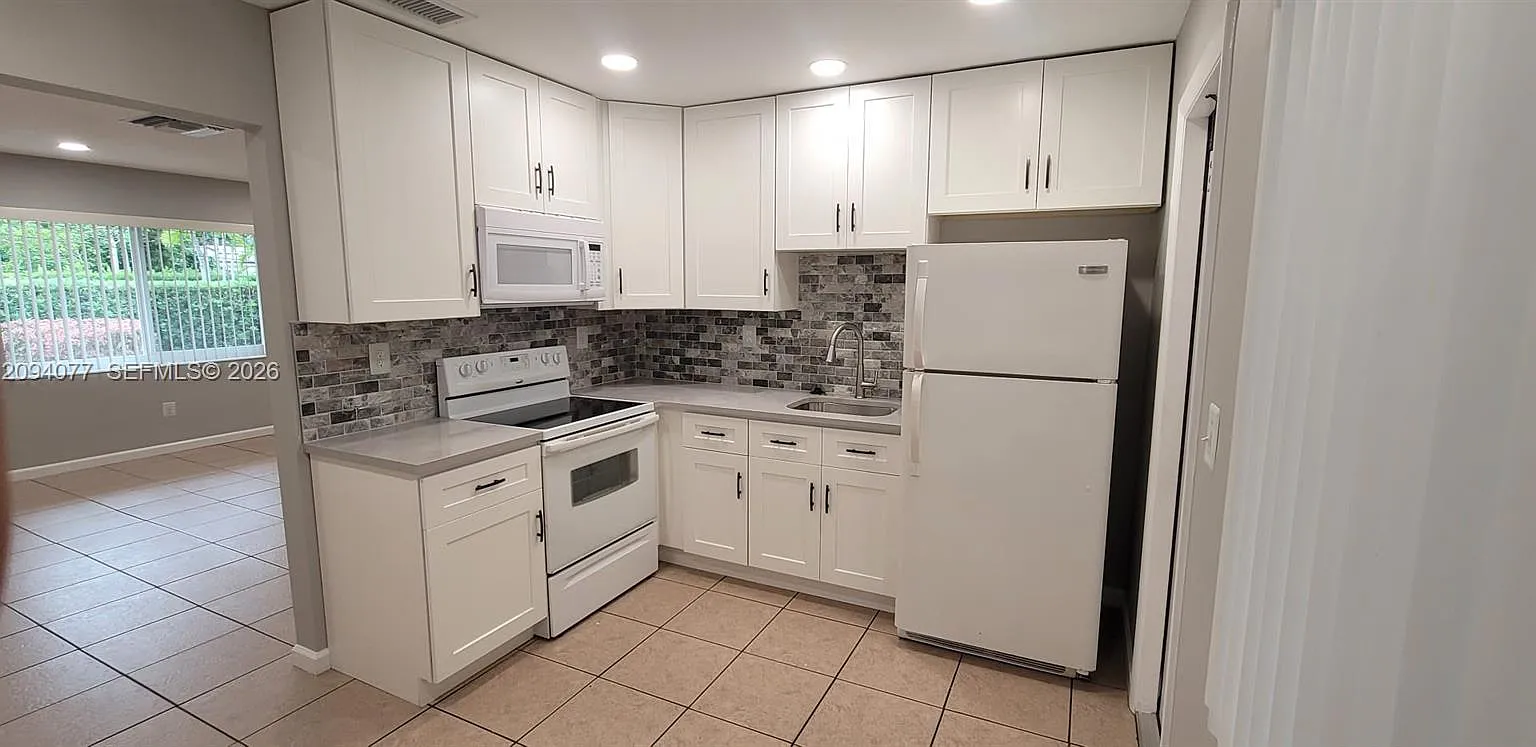 Hollywood Terrace Amen Pl — Photo 1