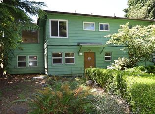 433 Redwood St, Brookings, OR 97415