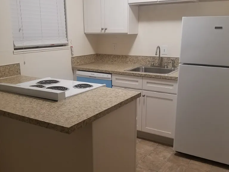 #765 ALDERBROOK APARTMENTS — Photo 4