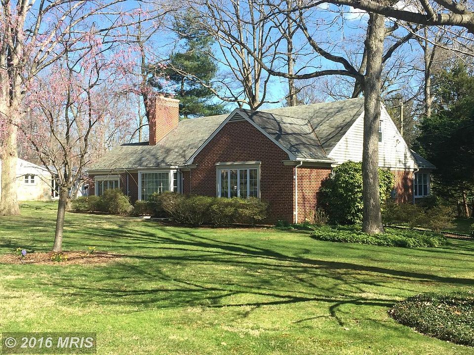 1st image of 501 Hickory Ln