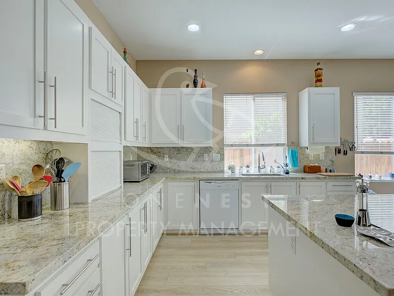 1424 Alder Creek Ct — Photo 10